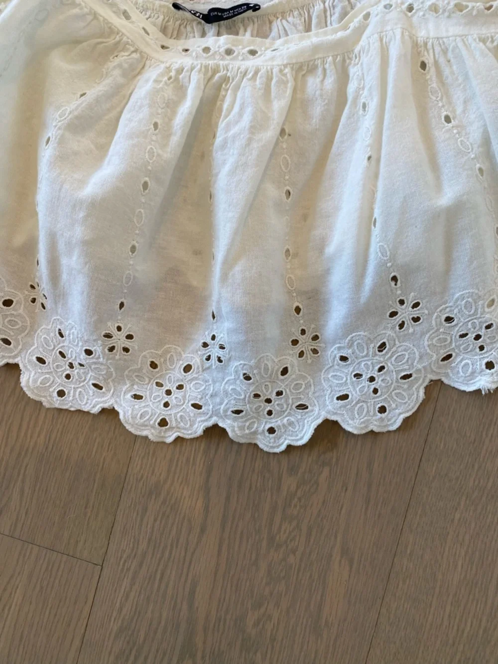 Zara White Cotton Crop Top l - Picture 2 of 6